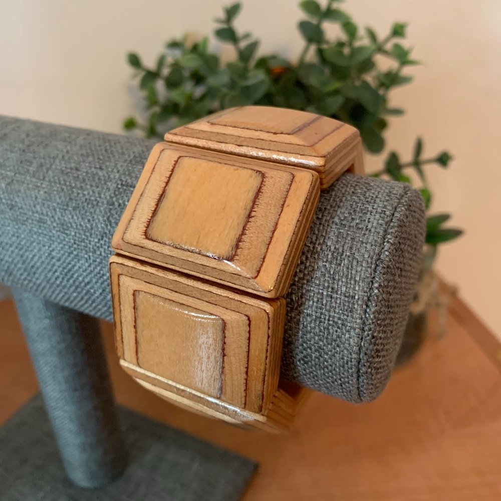 Vintage Wooden Stretch Bracelet